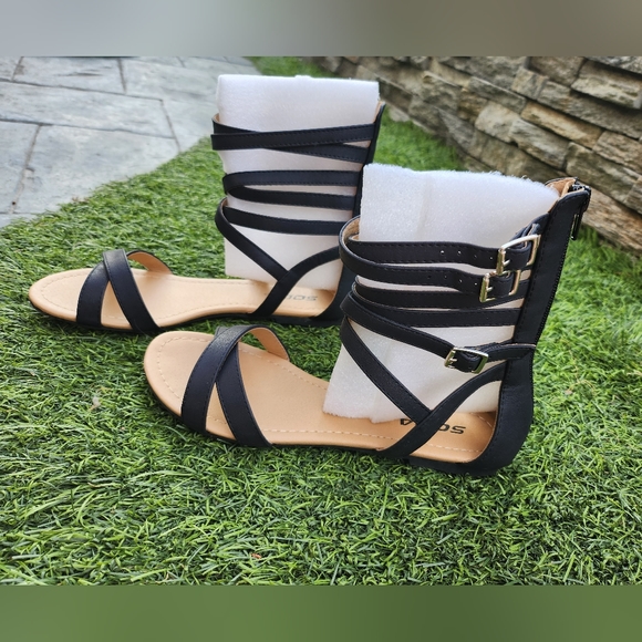 Brand new!! Soda shoes. Black, size 7. You will love these!! - Picture 2 of 10